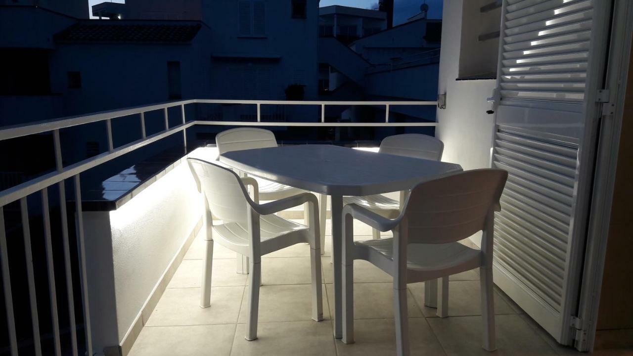 Residencia Platja De Roses Διαμέρισμα Εξωτερικό φωτογραφία
